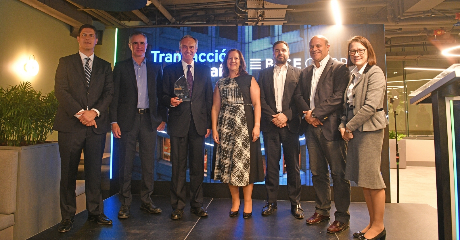 REPRESENTANTES DE BICE EN PREMIACIÓN EY PARTHENON